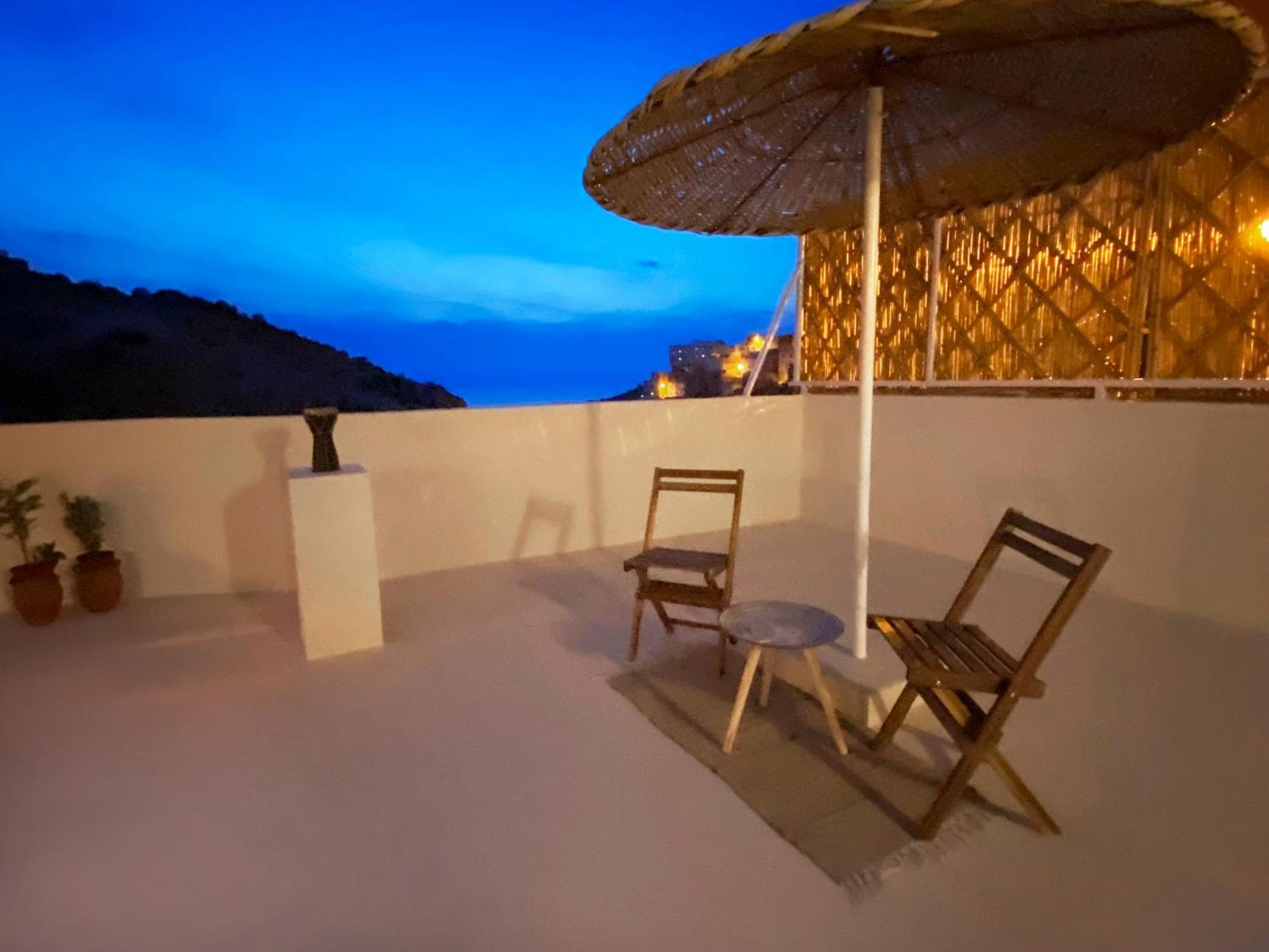 Entire House With Private Rooftop Al-Ḥoseyma Esterno foto